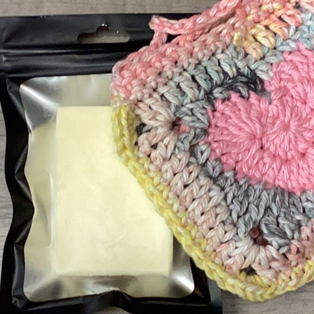 Hand Crafted Pink and Red Heart Bath Set. 🆕